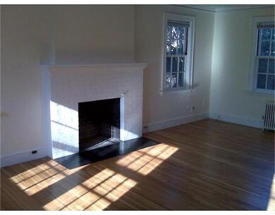 142 Oakland St unit 142, Wellesley Hills, MA 02481 - photo 4