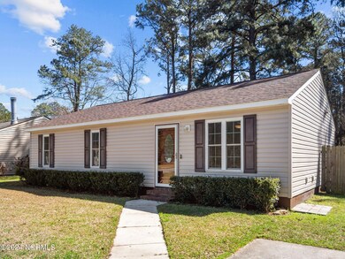 322 Lakewood Dr, Jacksonville, NC 28546 - photo 3