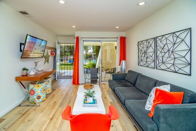 550 N Villa Ct unit 114, Palm Springs, CA 92262 - photo 3