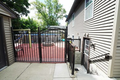 106 Pecos Cir, Carpentersville, IL 60110 - photo 4