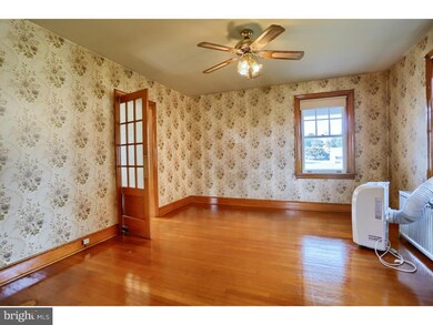 209 E Noble Ave, Shoemakersville, PA 19555 - photo 7