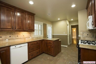 3159 S Madison Ave, Tulsa, OK 74105 - photo 6