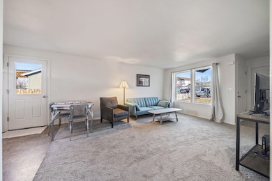 2527 NE 5th St, Redmond, OR 97756 - photo 6