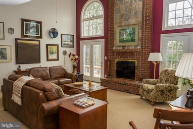 9201 Hampton Hunt Dr, Fairfax Station, VA 22039 - photo 4