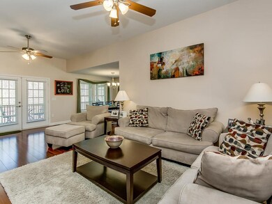 312 Holly St, Johnson City, TN 37604 - photo 4