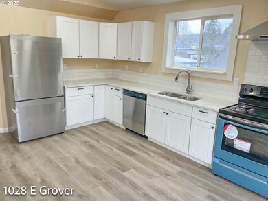 1028 E Grover Ave, Cottage Grove, OR 97424 - photo 5