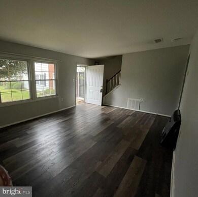 1736 Greentree Ct, Crofton, MD 21114 - photo 2