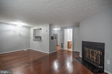 14121 Aldora Cir, Burtonsville, MD 20866 - photo 5