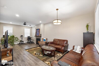 48-UNIT#2 LIVINGROOM_WCC_IMG_1-4