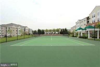 8600 Roaming Ridge Way unit 405, Odenton, MD 21113 - photo 2