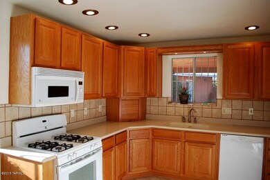 2124 E Kleindale Rd, Tucson, AZ 85719 - photo 6