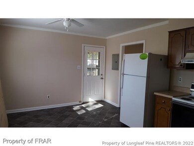 7575 Jennings Ln, Fayetteville, NC 28303 - photo 5