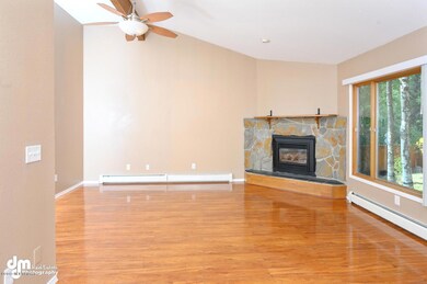26.   Living Room DSC_2346-FULL