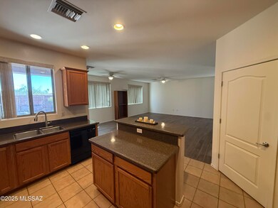 3363 W Broward Trail, Tucson, AZ 85741 - photo 7