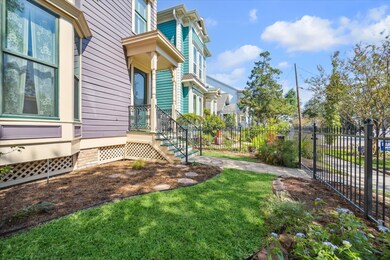 611 E 10th St, Houston, TX 77008 - photo 2