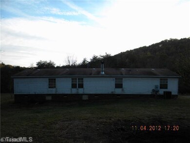 949 Poplar Springs Rd, Statesville, NC 28625 - photo 2