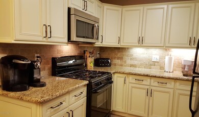 38 Galewood Kitchen 1