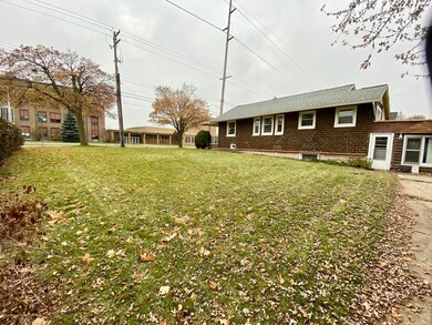 Large side yard