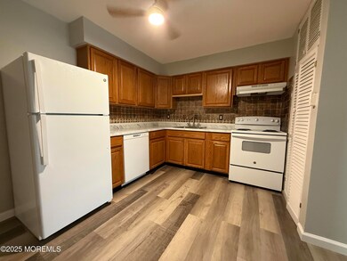 H3 Avon Dr unit 3, East Windsor, NJ 08520 - photo 5
