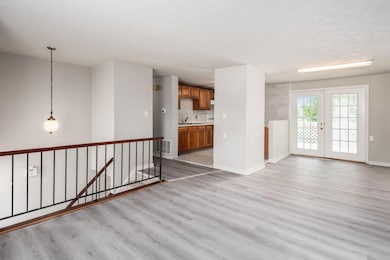 2621 Ipswick Cir, Columbus, OH 43224 - photo 6