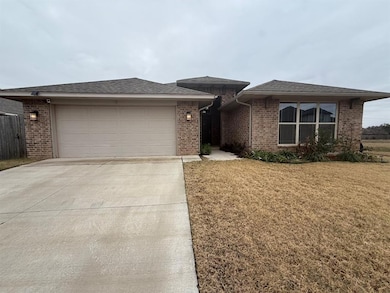 7712 Windstone Dr, Oklahoma City, OK 73132 - photo 3