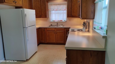 6030 Mizzell Dr, Jacksonville, FL 32205 - photo 5