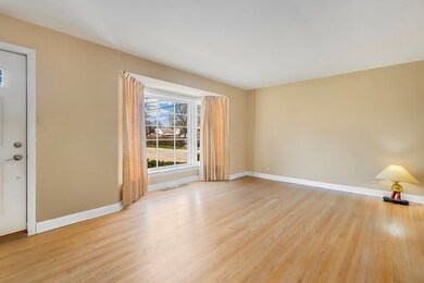 901 Manchester Ave, Westchester, IL 60154 - photo 5