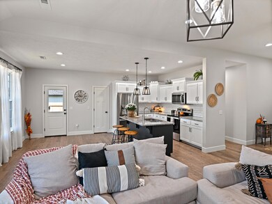 1209 S Cumberland Ave, Republic, MO 65738 - photo 5