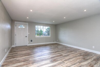 1607 SW 21st Place, Redmond, OR 97756 - photo 5