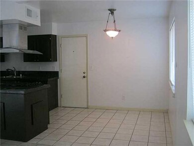 Breakfast/dining area.