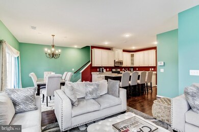 13913 Hollow Wind Way unit 201, Woodbridge, VA 22191 - photo 6