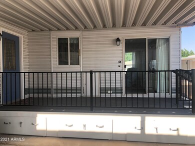 DECK WITH STORAGE DRAWERS