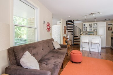 22 Conwell St unit UC, Provincetown, MA 02657 - photo 4