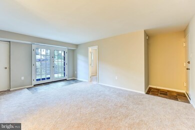 401 N Beauregard St unit T2, Alexandria, VA 22312 - photo 2