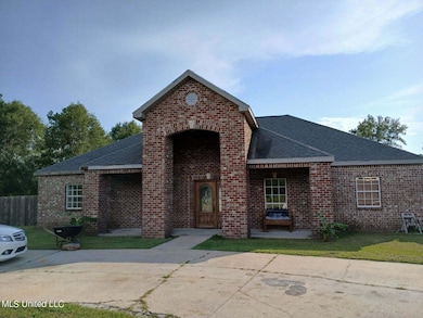 318 W Mchenry Rd, Perkinston, MS 39573 - photo 3