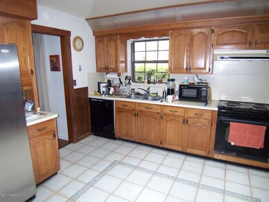 2484 Lofberg Dr, Jacksonville, FL 32216 - photo 5