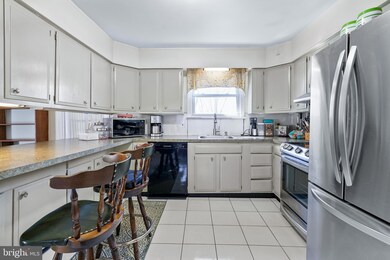 6 Weer Cir, Wilmington, DE 19808 - photo 2