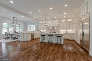 8412 Kingsgate Rd, Potomac, MD 20854 - photo 4