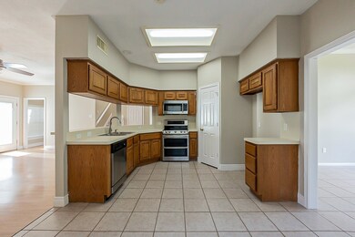 7542 Almond Springs Dr, Houston, TX 77095 - photo 4