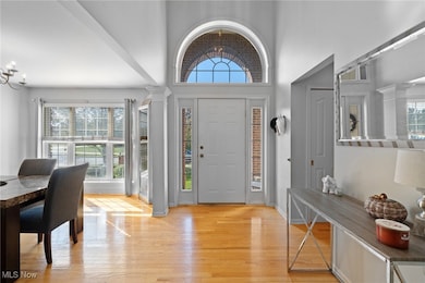 265 Lexington Cir, Broadview Heights, OH 44147 - photo 2