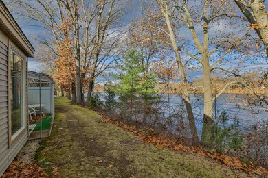 35 Walden Pond Dr, Nashua, NH 03064 - photo 2