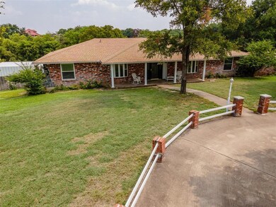 1558 Red Oak Cir, Azle, TX 76020 - photo 3