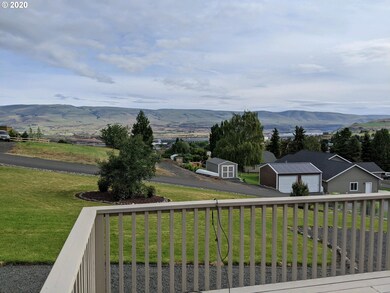 3115 E 13th St, the Dalles, OR 97058 - photo 4