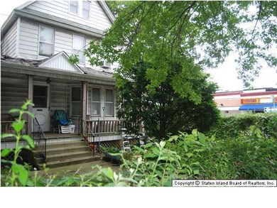 1322 Clove Rd, Staten Island, NY 10301 - photo 2