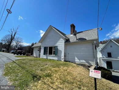 46 S Green St, Berkeley Springs, WV 25411 - photo 2