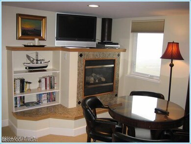 Sitting area in lower unit