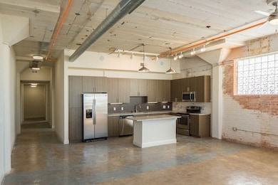 801 W Vickery Blvd unit 305, Fort Worth, TX 76104 - photo 2