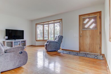 3143 Maple Dr, Highland, IN 46322 - photo 4