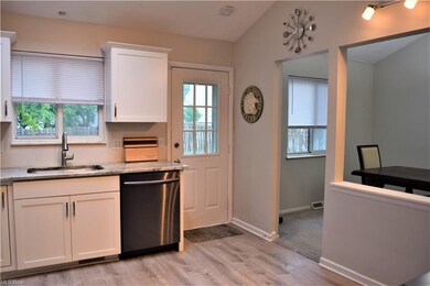 9755 Tannery Way, Olmsted Falls, OH 44138 - photo 4