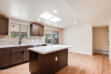 8418 E Rolling Ridge St, Tucson, AZ 85710 - photo 3